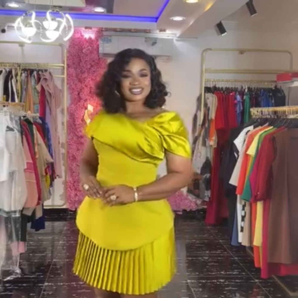 Elegant Yellow Pleated Dress